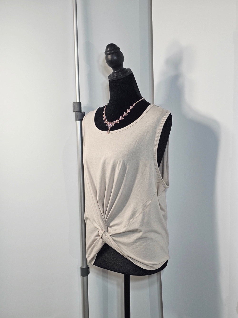 #183 Yogalicious XXL Beige Twist Front Sleeveless Yoga Tank Top